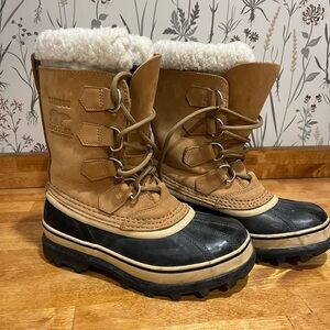 Women’s Sorel winter caribou boots size 5